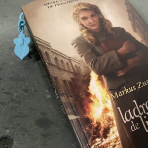 Separador de Libro con charm Separador de Libro con charm